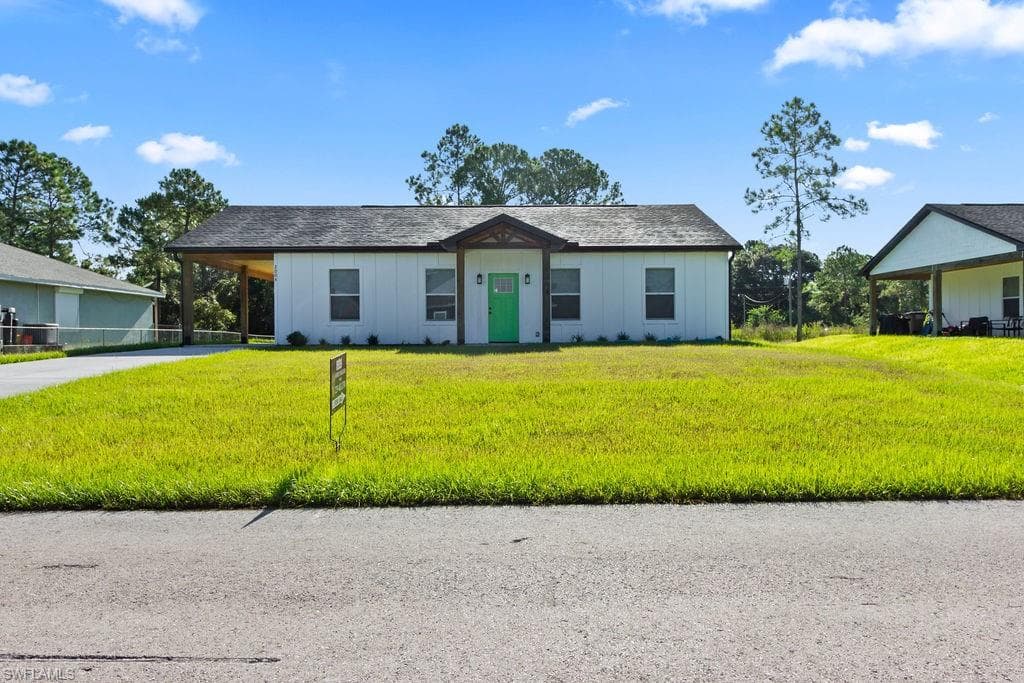 2004 Grayson AVE ALVA, FL 33920