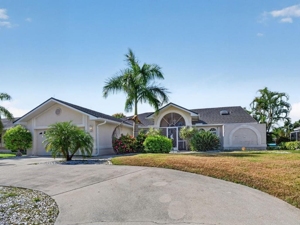 1302 SE 12th TER CAPE CORAL, FL 33990