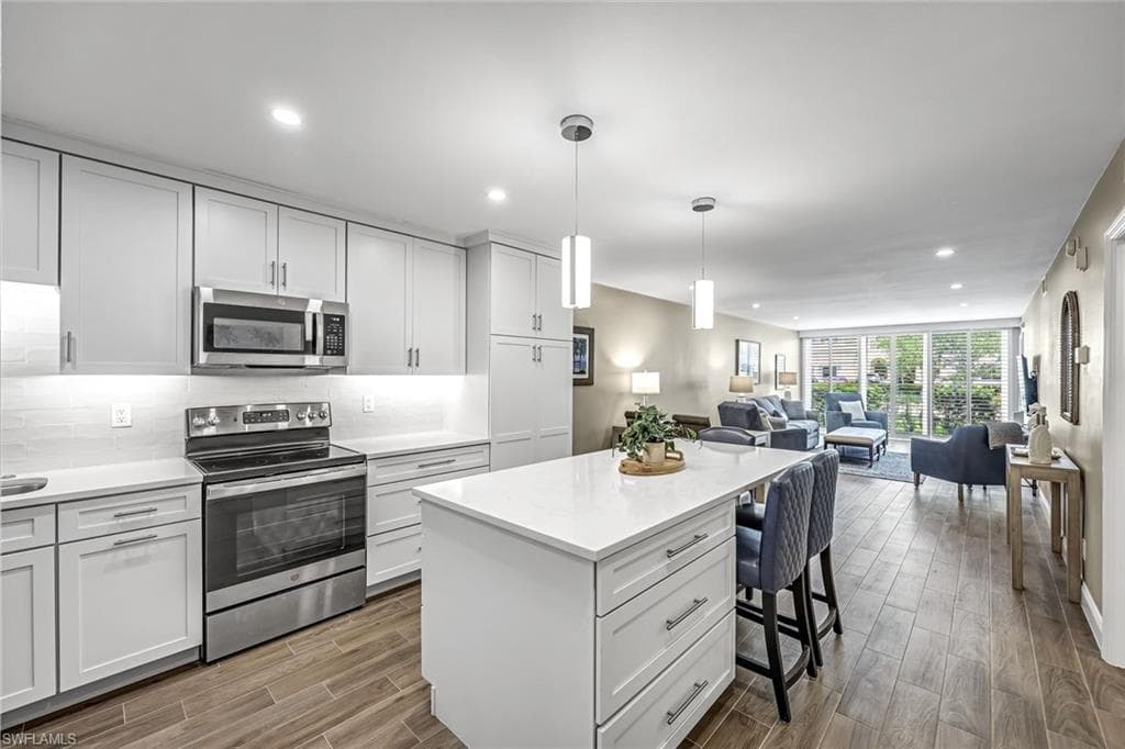 232 Banyan BLVD 232 NAPLES, FL 34102