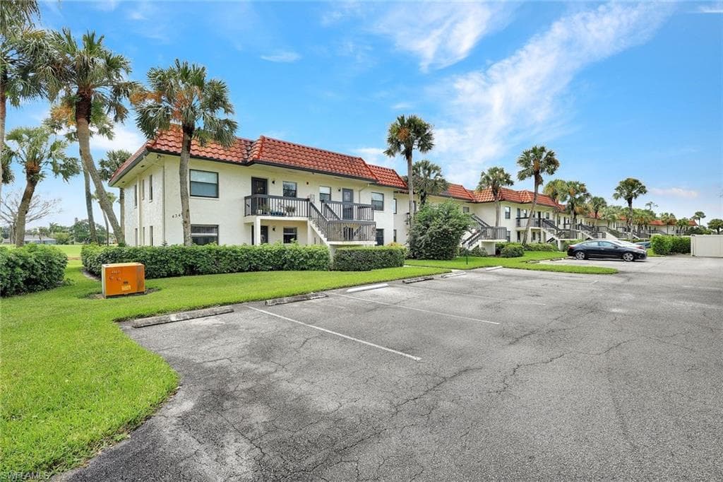 4346 27th CT SW 201 NAPLES, FL 34116
