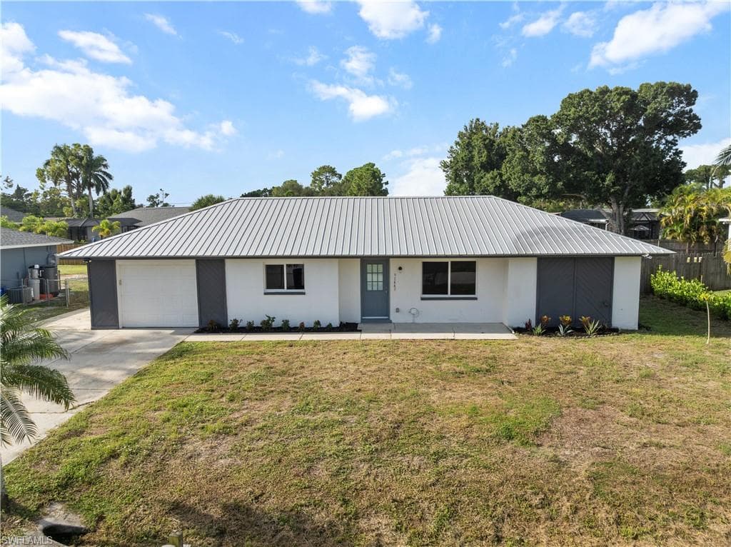 9144 Morris RD FORT MYERS, FL 33967