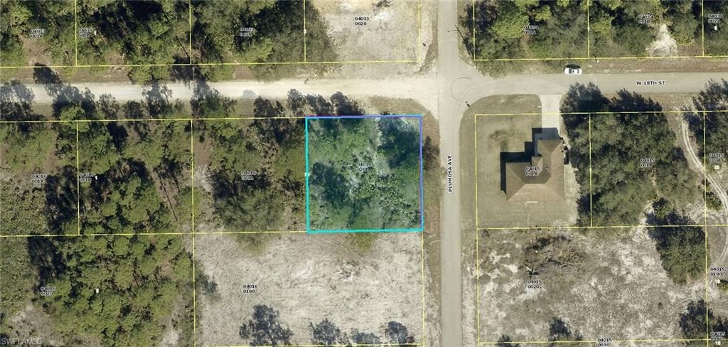 201 W 18th ST LEHIGH ACRES, FL 33972