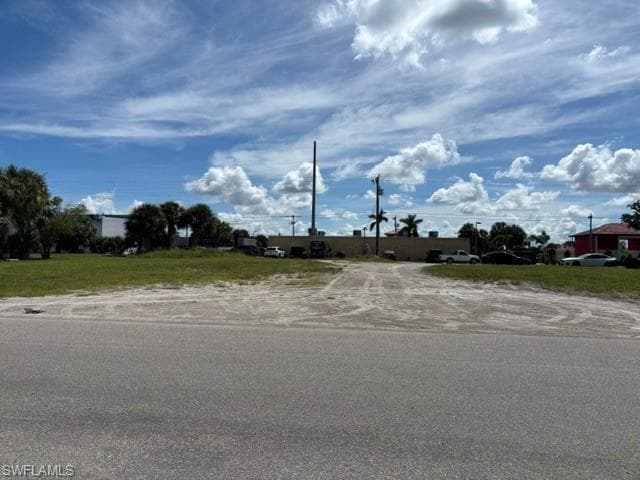 1925 SE 15th PL CAPE CORAL, FL 33990