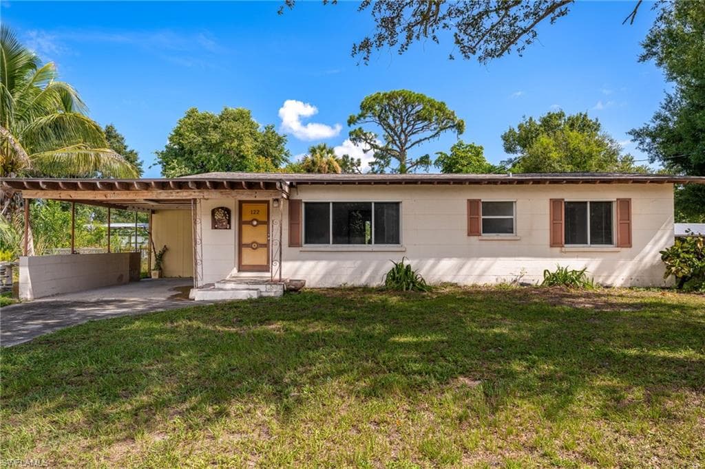 122 Evergreen RD NORTH FORT MYERS, FL 33903