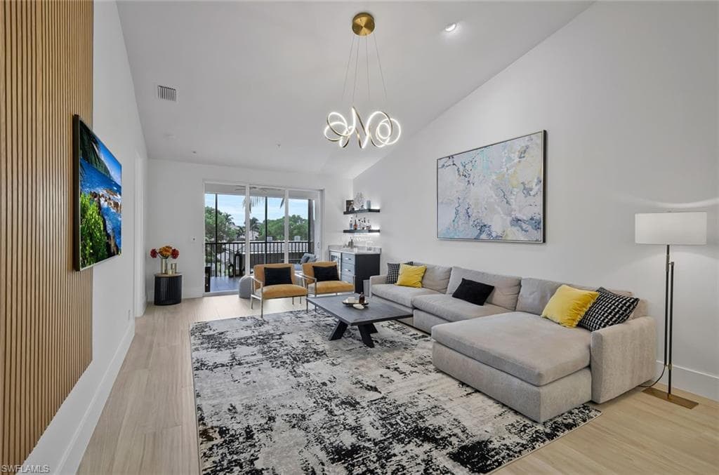 1540 Blue Point Ave 201 NAPLES, FL 34102