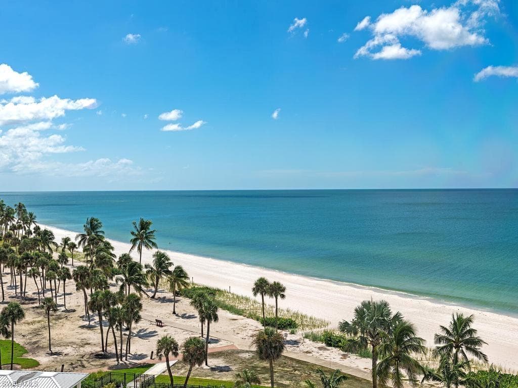 4051 Gulf Shore BLVD N 805 NAPLES, FL 34103