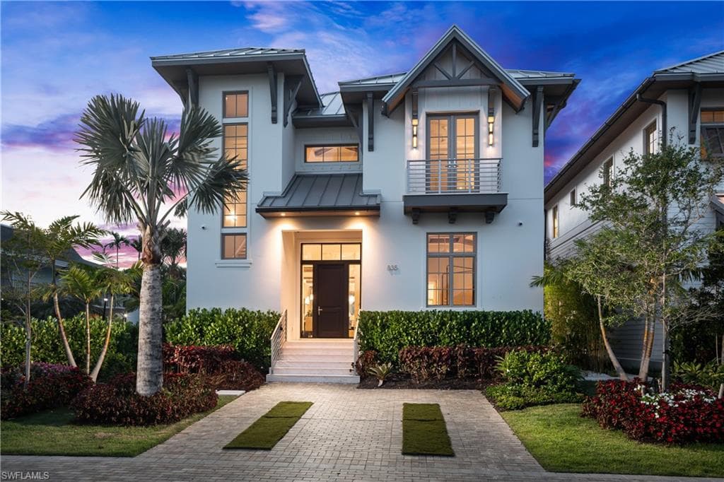 835 11TH AVE S NAPLES, FL 34102