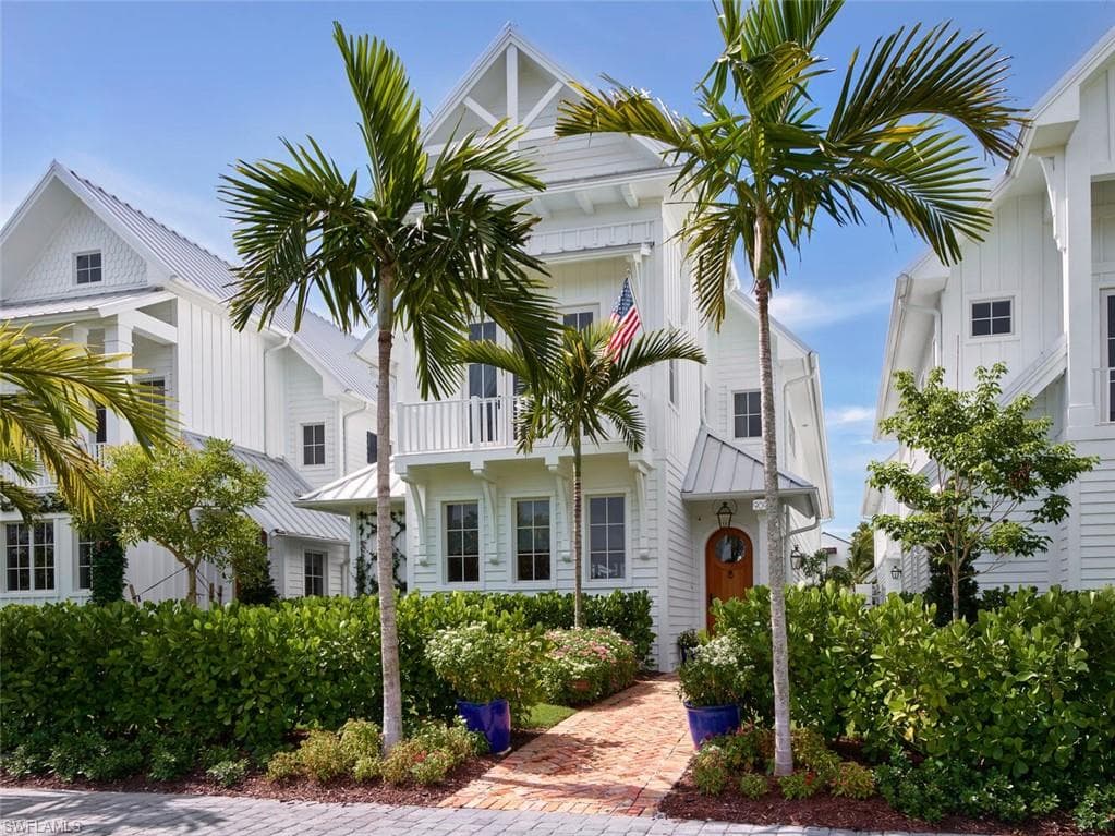 909 10th AVE S NAPLES, FL 34102
