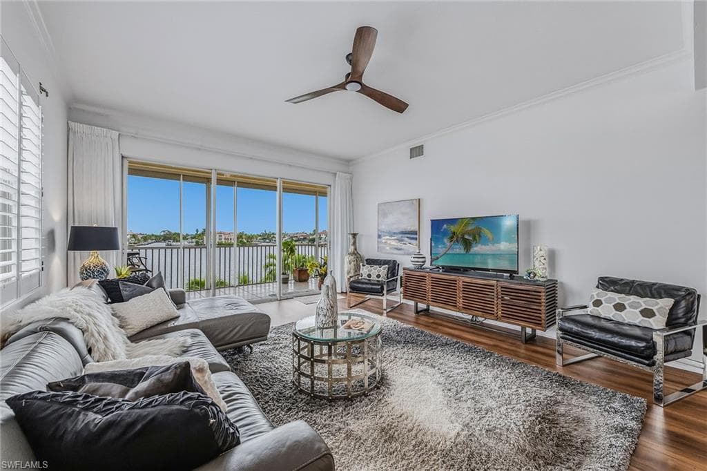9566 Gulf Shore DR 201 NAPLES, FL 34108