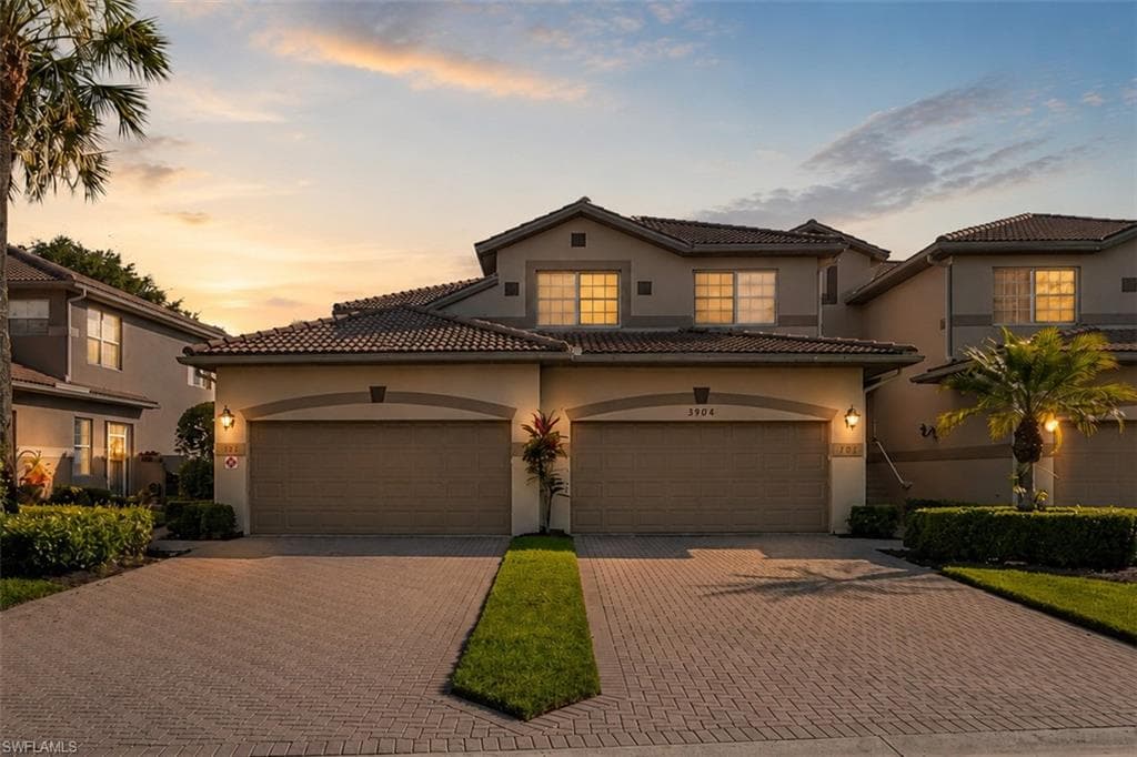 3904 Forest Glen BLVD 7-101 NAPLES, FL 34114