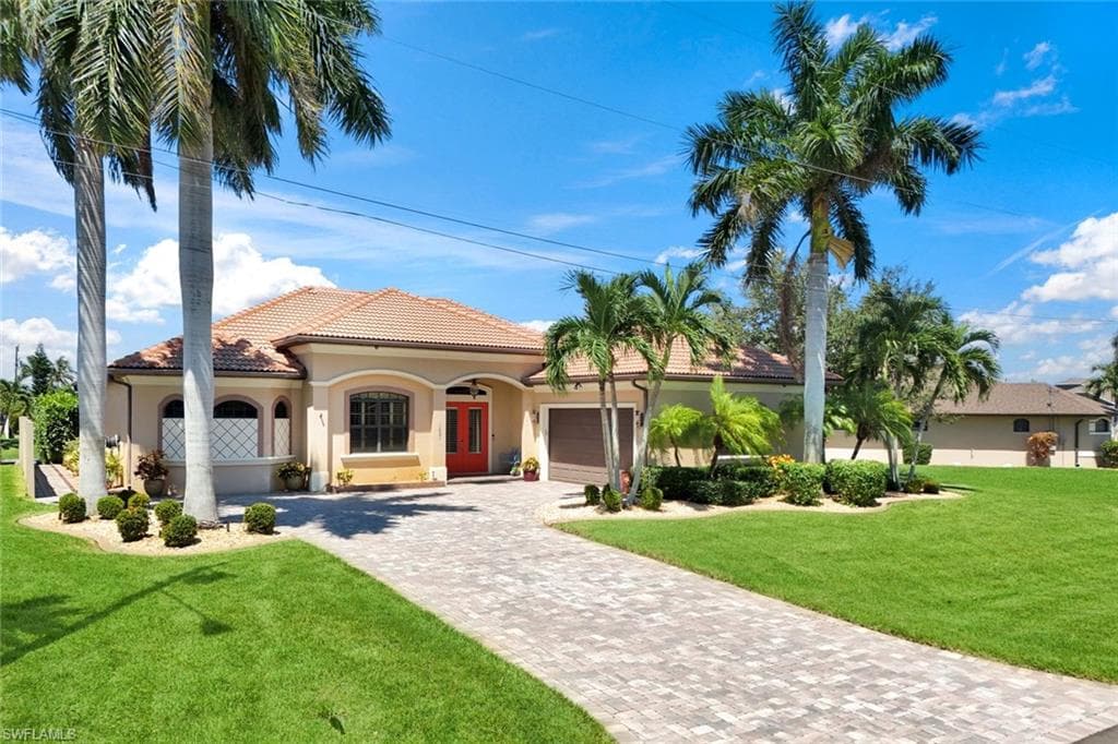 1621 SW 43rd TER CAPE CORAL, FL 33914