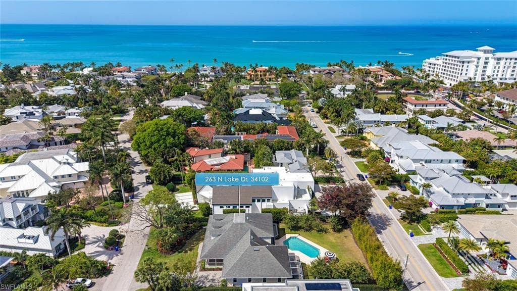 263 Lake DR NAPLES, FL 34102