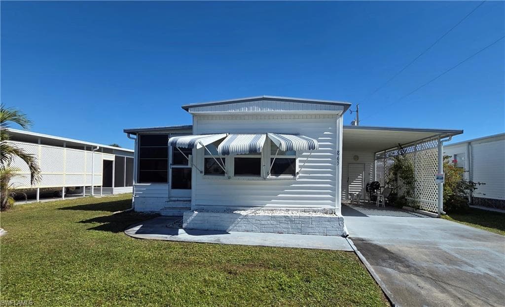 865 Moonlight DR NORTH FORT MYERS, FL 33917