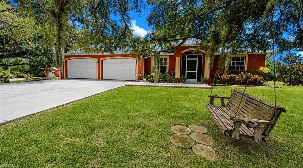 2004 Abbott AVE ALVA, FL 33920