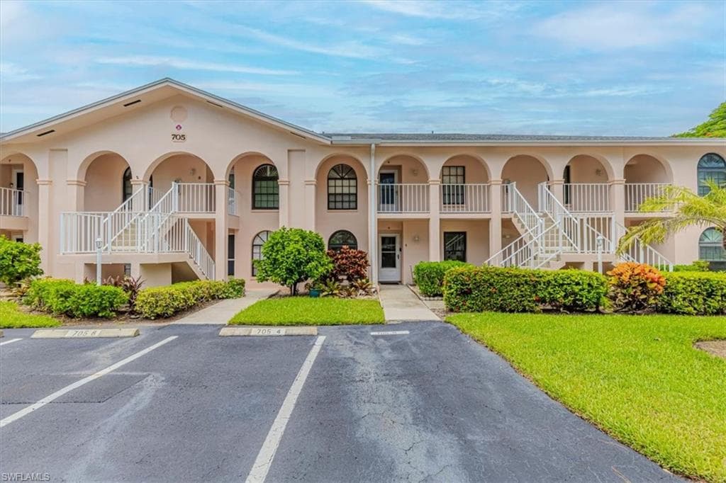 705 Augusta BLVD 4 NAPLES, FL 34113