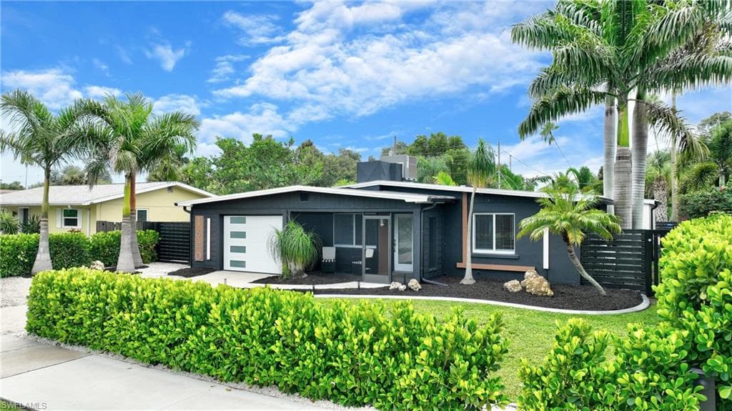 1640 Oakley AVE FORT MYERS, FL 33901