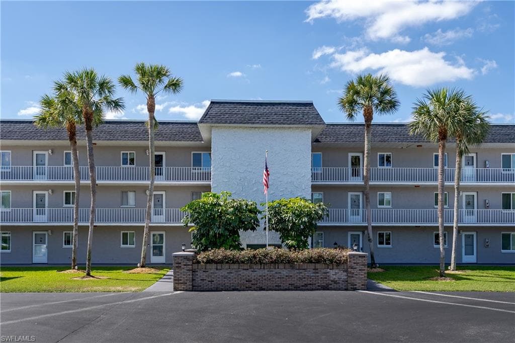 5515 Rattlesnake Hammock RD 205 NAPLES, FL 34113