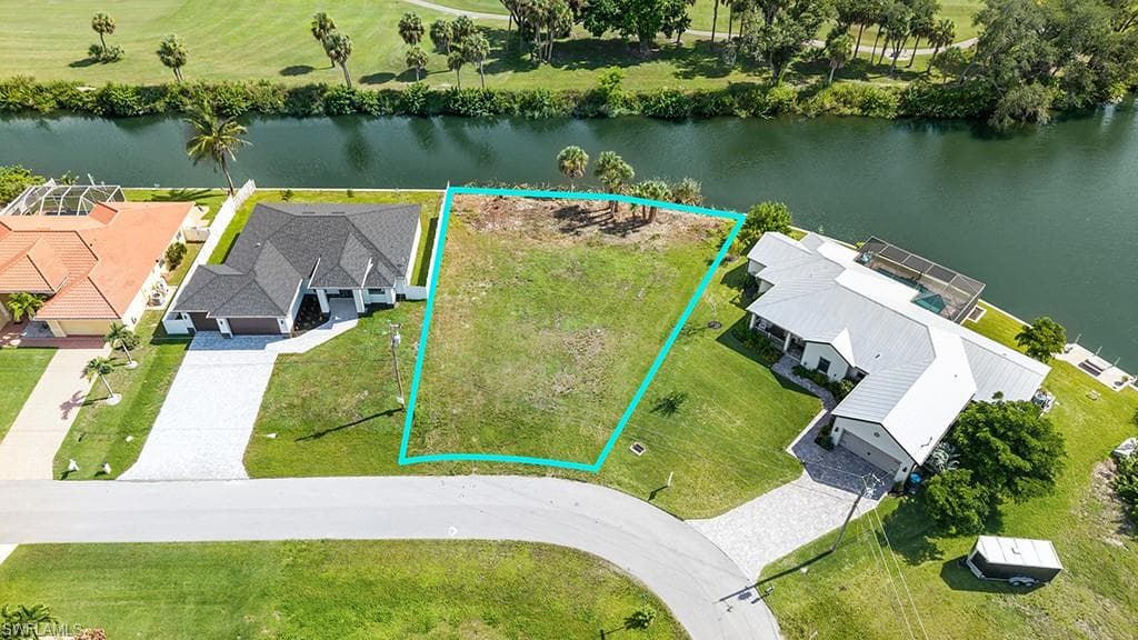 2940 NW 18th TER CAPE CORAL, FL 33993
