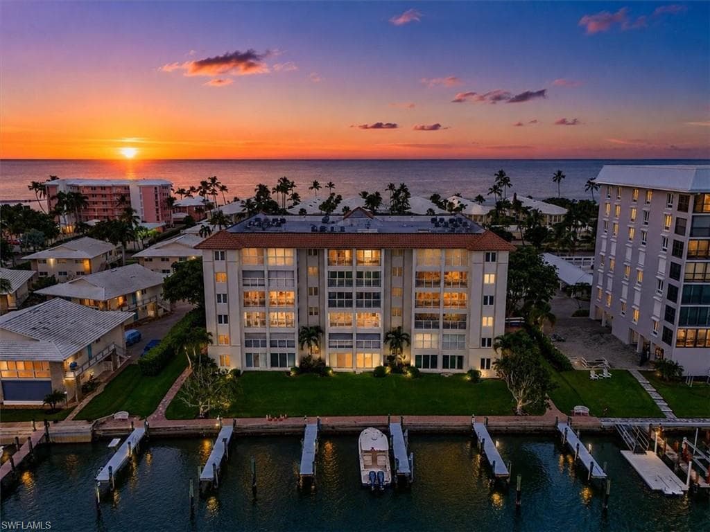 2600 Gulf Shore BLVD N 42 NAPLES, FL 34103