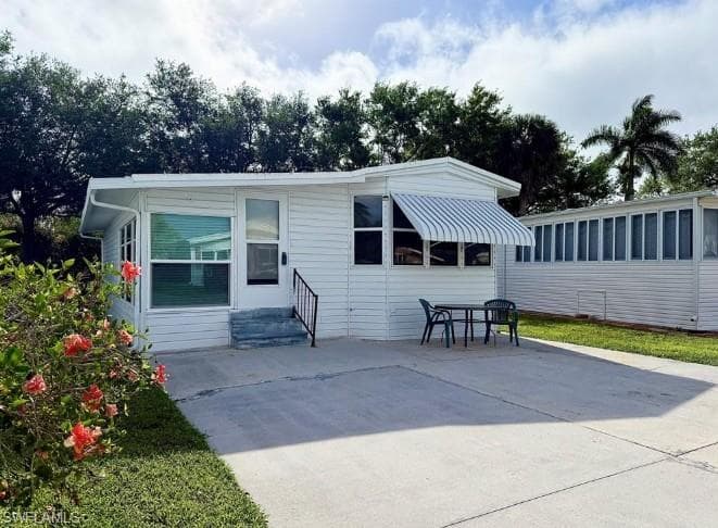 5 Bass LN 5 NAPLES, FL 34114