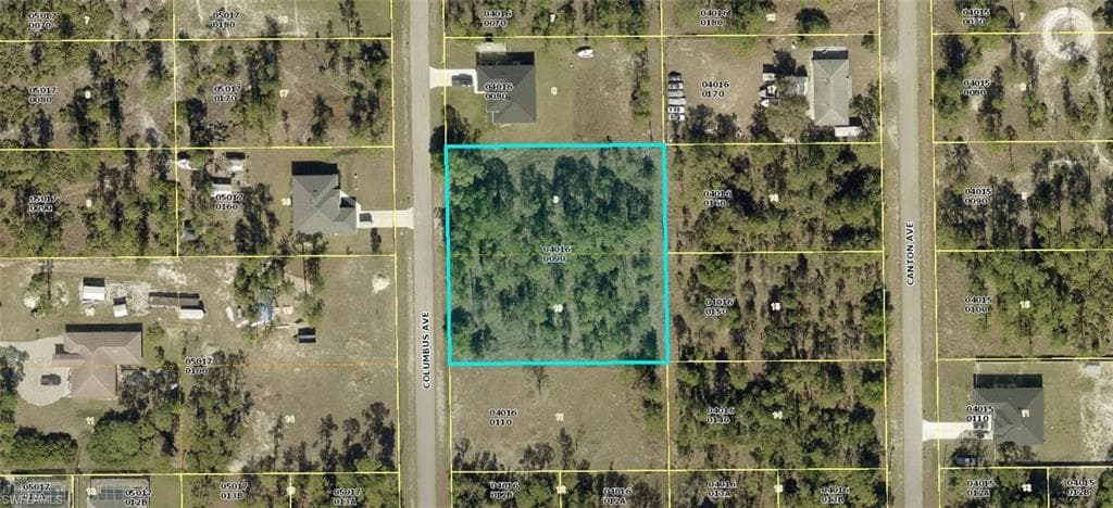 906 Columbus AVE LEHIGH ACRES, FL 33972