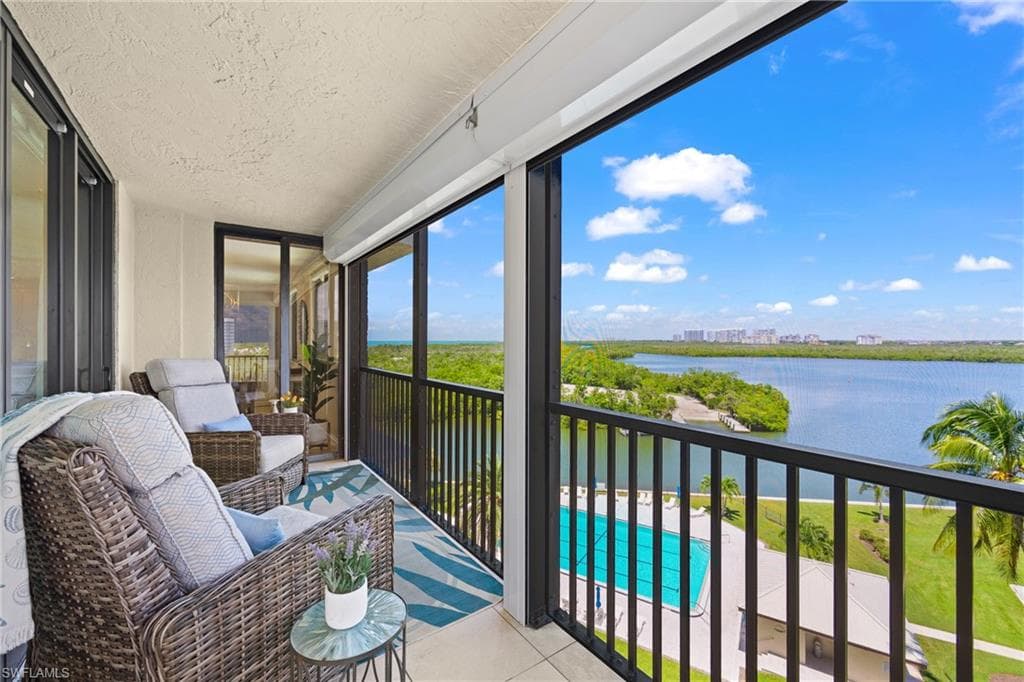 15 Bluebill AVE 606 NAPLES, FL 34108