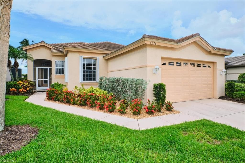9203 Willowcrest CT FORT MYERS, FL 33908
