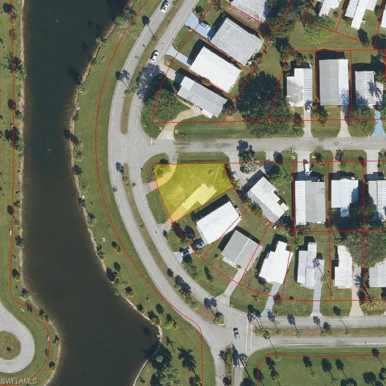 501 Riviera BLVD W NAPLES, FL 34112
