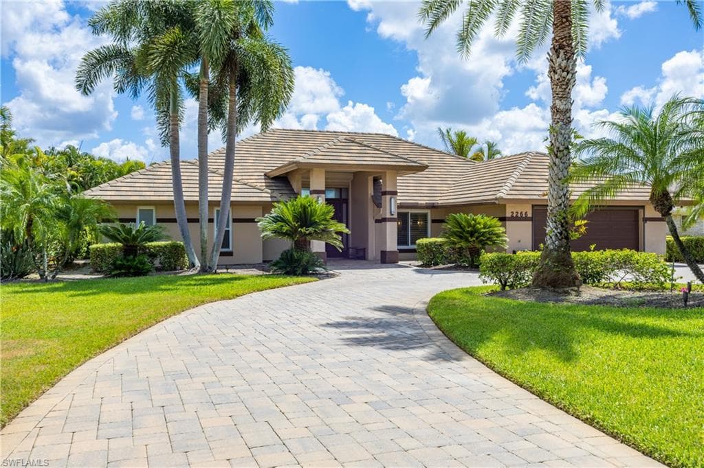 2266 Imperial Golf Co BLVD NAPLES, FL 34110