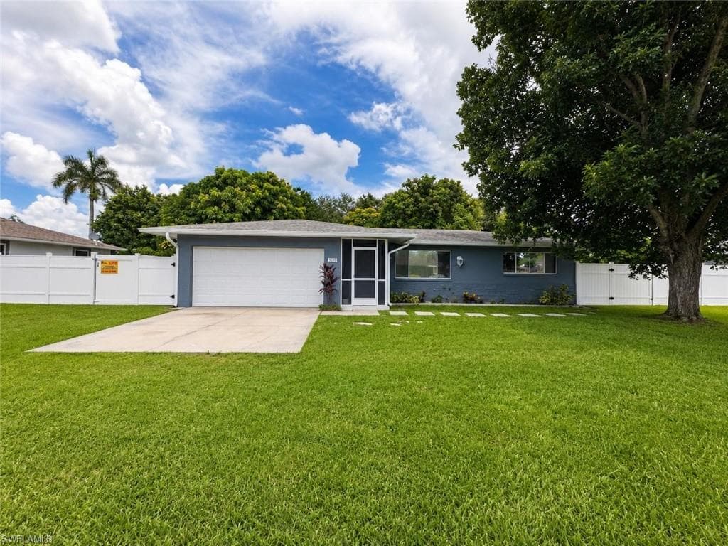 2124 41st TER SW NAPLES, FL 34116