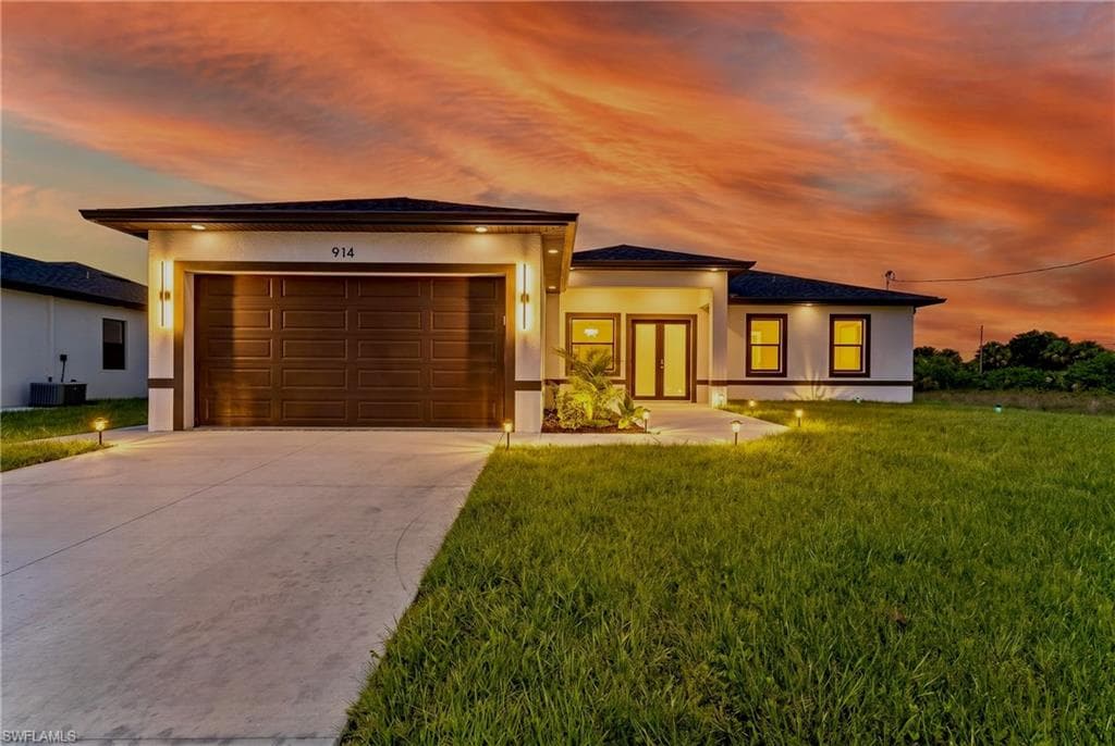 914 Manresa AVE S LEHIGH ACRES, FL 33974