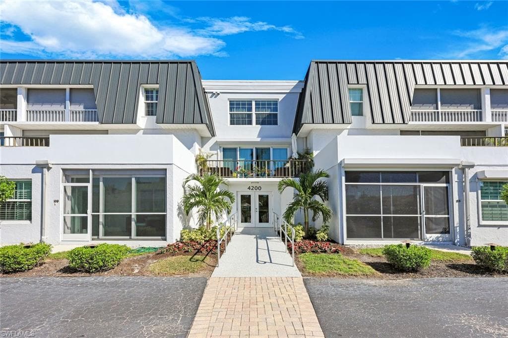 4200 Belair LN 302 NAPLES, FL 34103