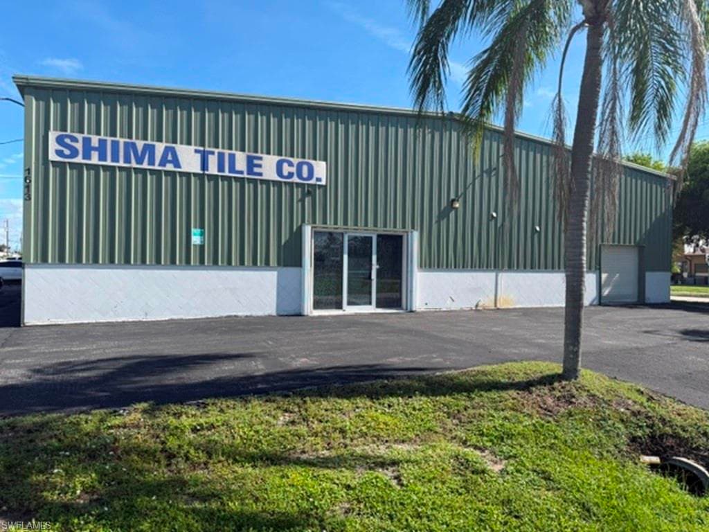 1613 SE 15th TER CAPE CORAL, FL 33990