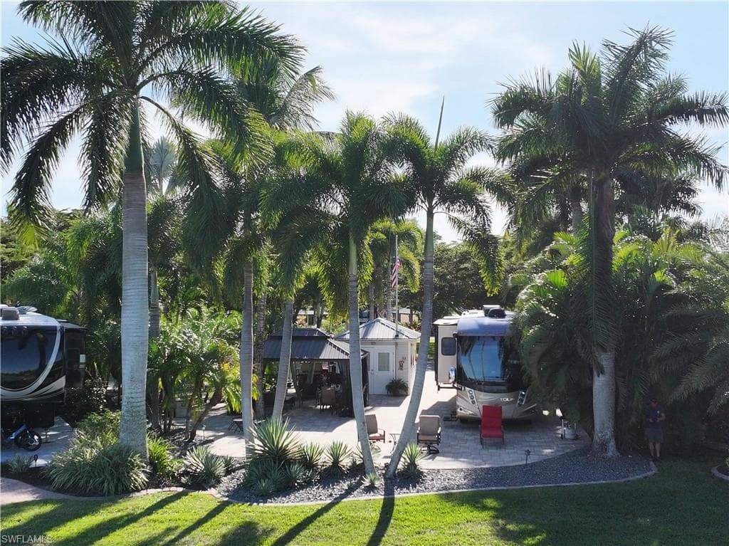 10131 Sunnywood CT FORT MYERS, FL 33905