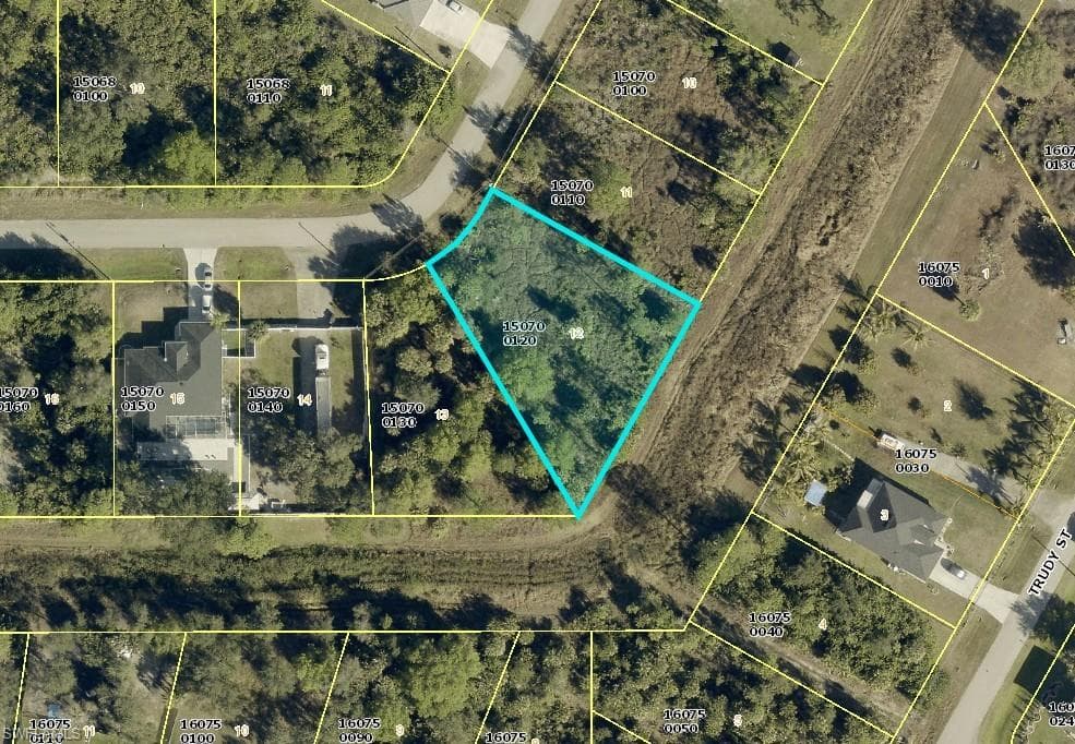 1916 Vesper CT LEHIGH ACRES, FL 33972