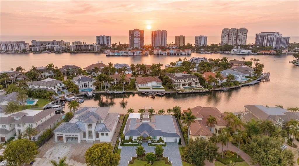 3737 Crayton RD NAPLES, FL 34103