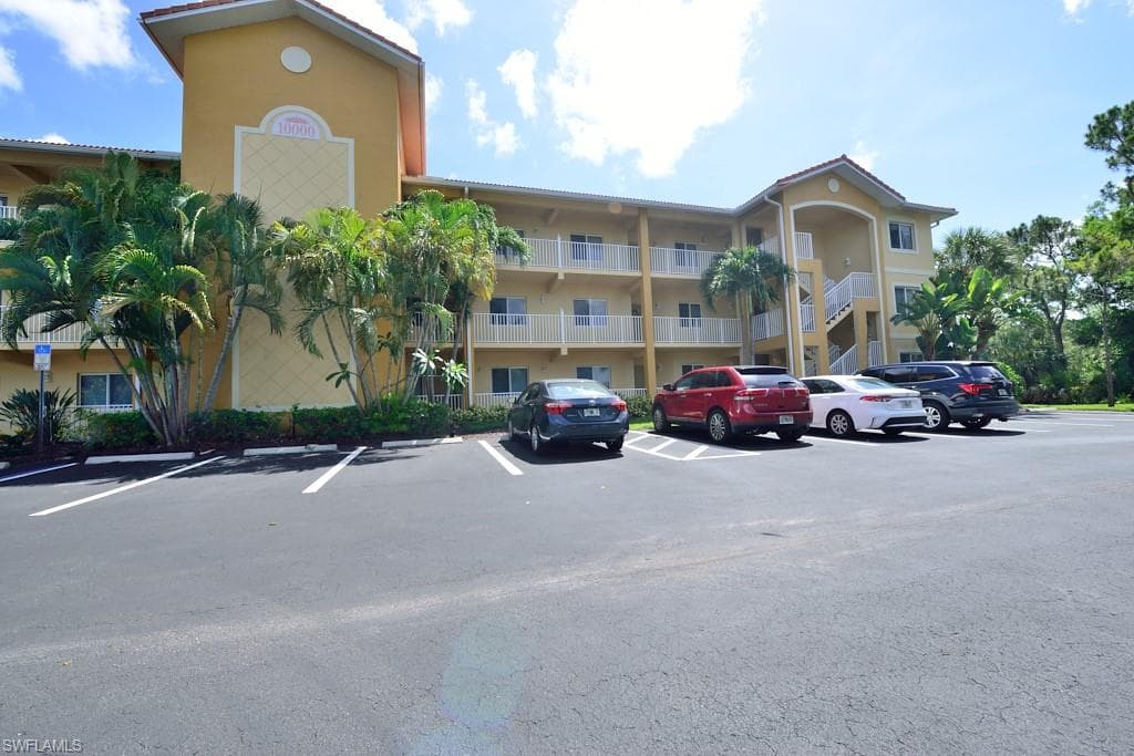 10000 Maddox LN 125 BONITA SPRINGS, FL 34135