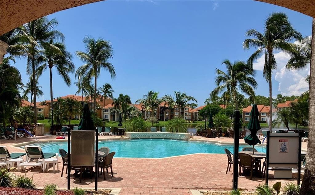 1185 Wildwood Lakes BLVD 205 NAPLES, FL 34104
