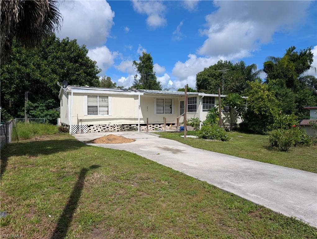 2613 Harmony AVE NORTH FORT MYERS, FL 33917