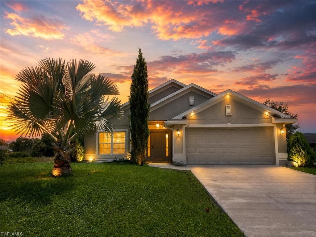 555 Sargent ST LEHIGH ACRES, FL 33972