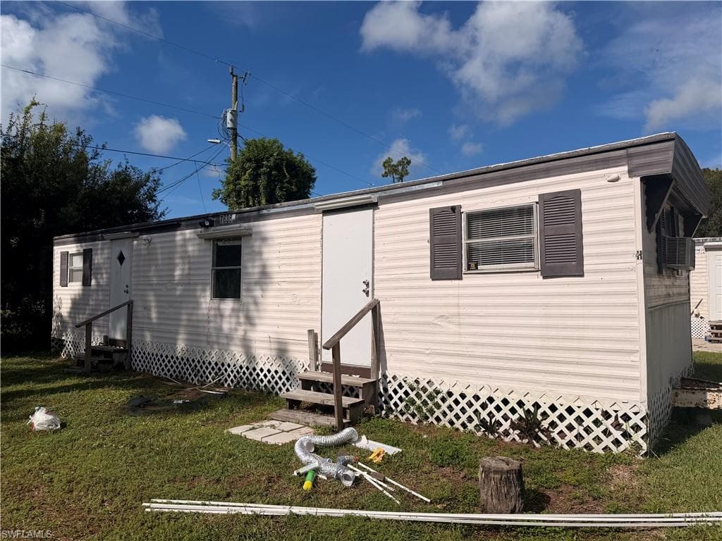 7838 Ebson DR 7 or H NORTH FORT MYERS, FL 33917