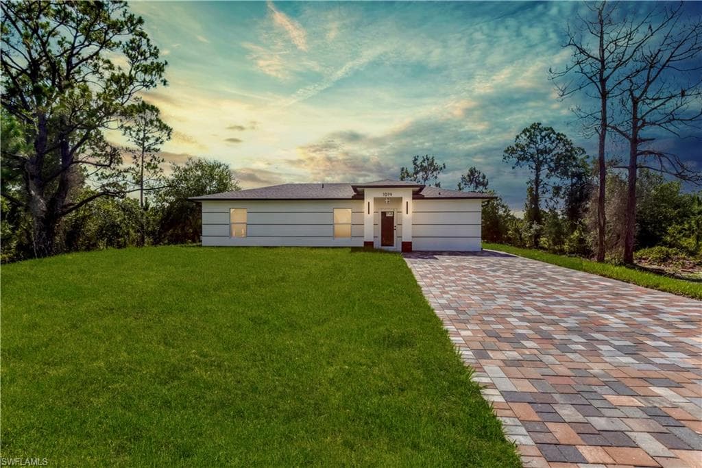 1019 Columbus BLVD S LEHIGH ACRES, FL 33974