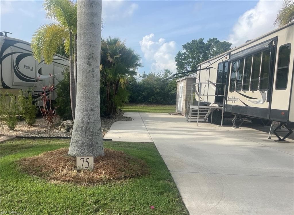 5252 Cypress Trail Resort CIR FORT MYERS, FL 33905