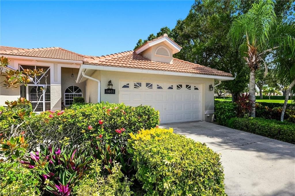 8681 Mustang DR NAPLES, FL 34113