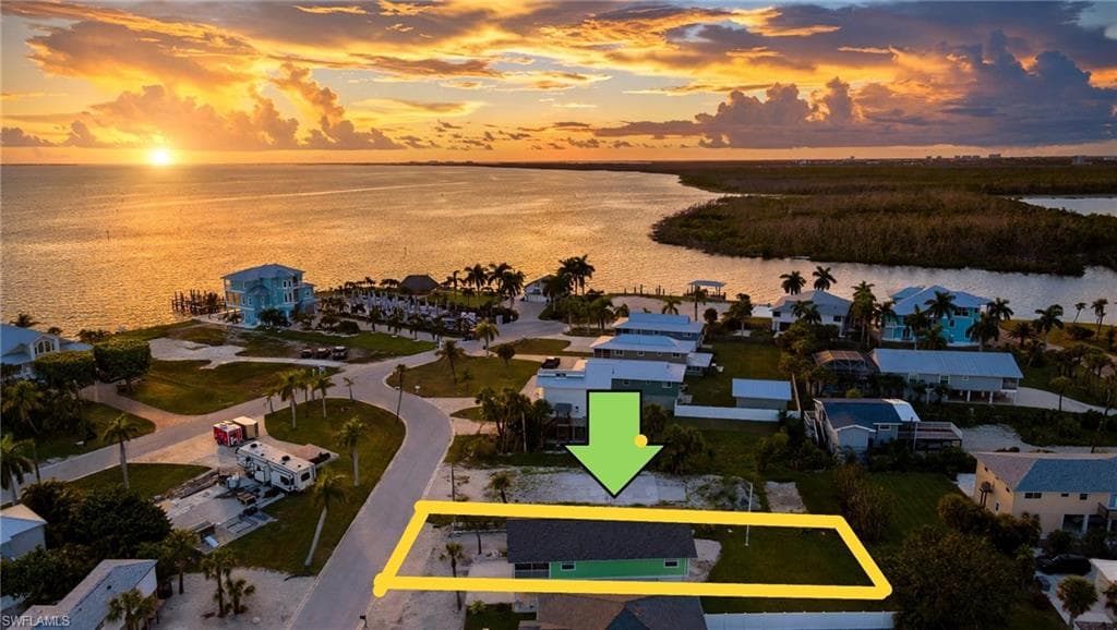 915 North ST FORT MYERS BEACH, FL 33931
