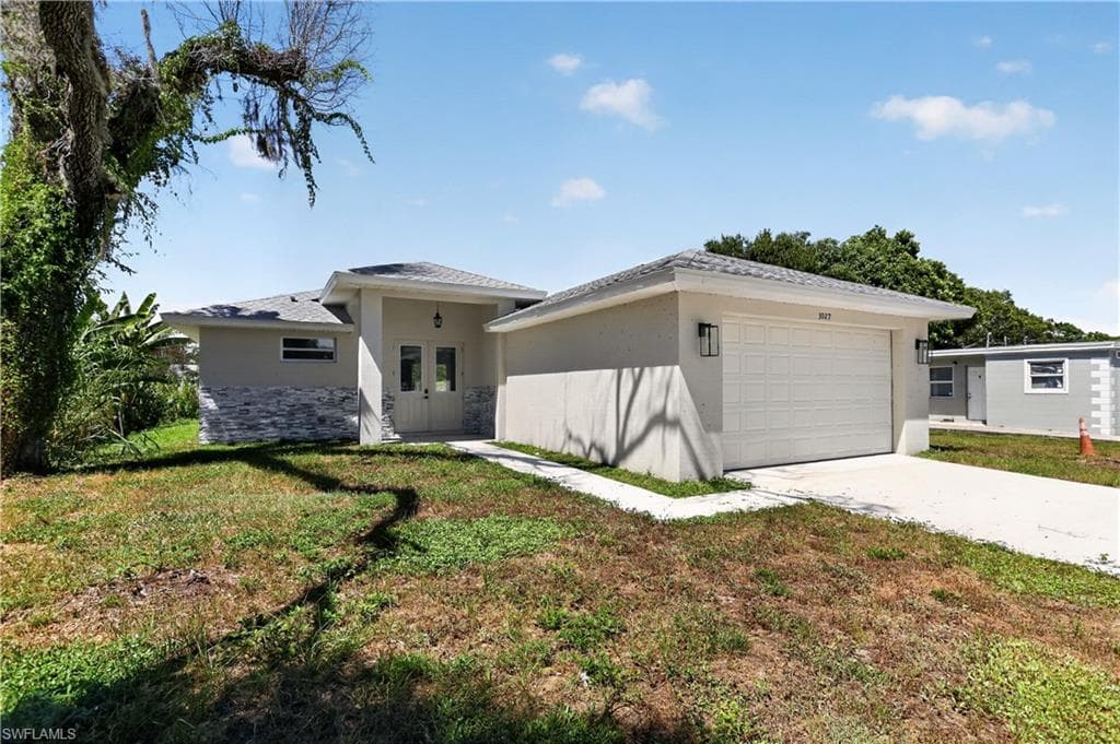 3027 2nd ST FORT MYERS, FL 33916