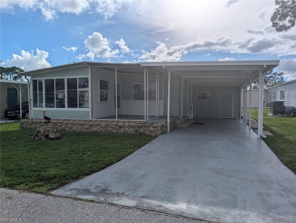 810 Hollyberry CT NORTH FORT MYERS, FL 33917