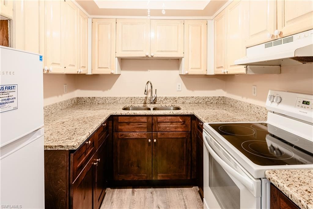 1047 Hartley AVE 109 MARCO ISLAND, FL 34145