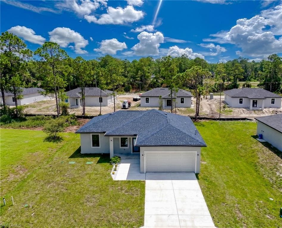 705 Avondale ST E LEHIGH ACRES, FL 33974