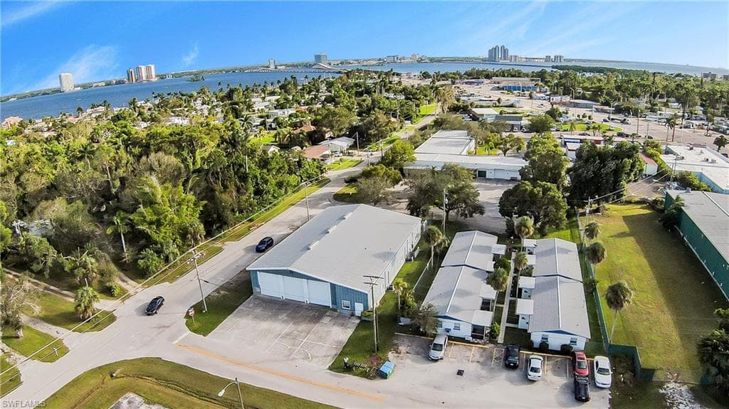 40 Willis RD NORTH FORT MYERS, FL 33917